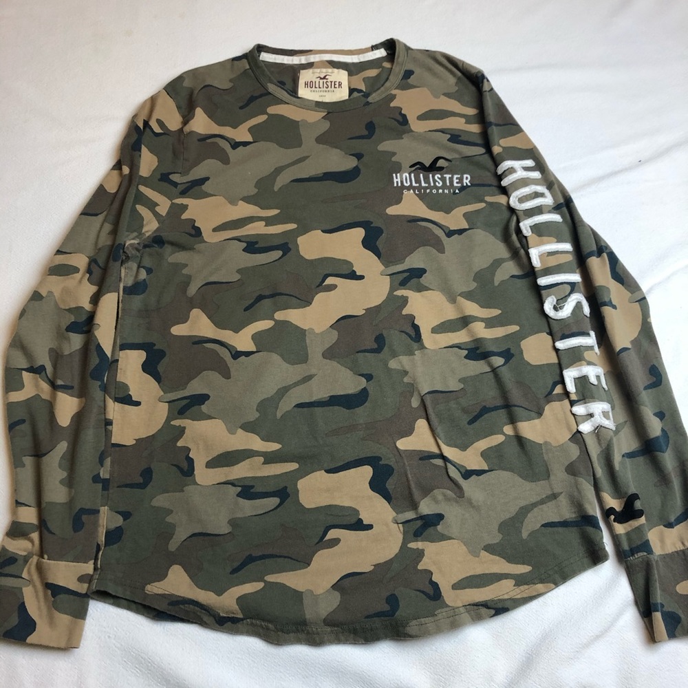 Hollister Large Long Sleeve Camo T-Shirt